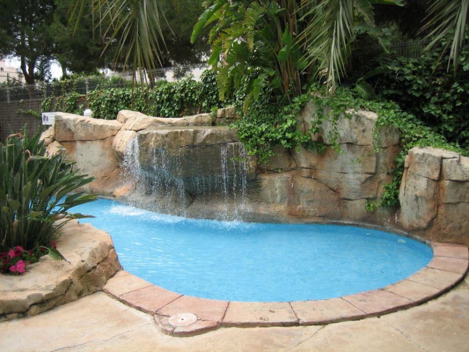 Kleiner Pool mit Wasserfall Hotel Cosmopolitan