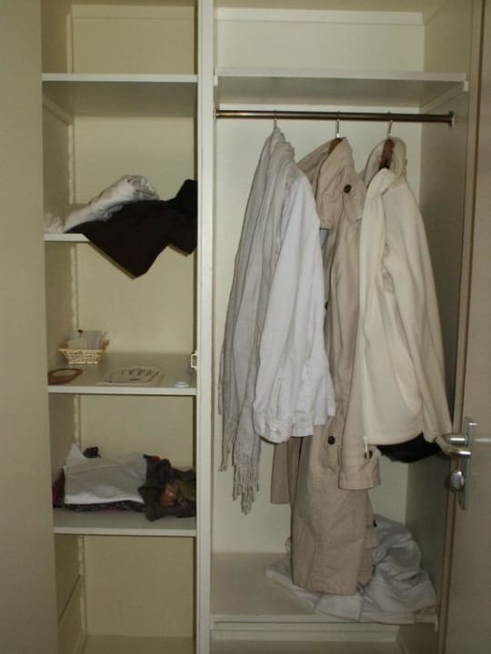 Kleiderschrank Hotel Bruchwiese