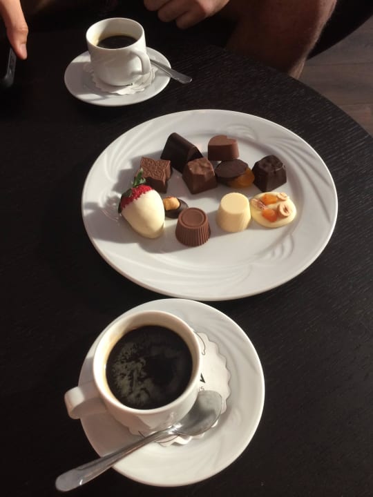 Pralinen und Kaffee Hotel Delphin Imperial