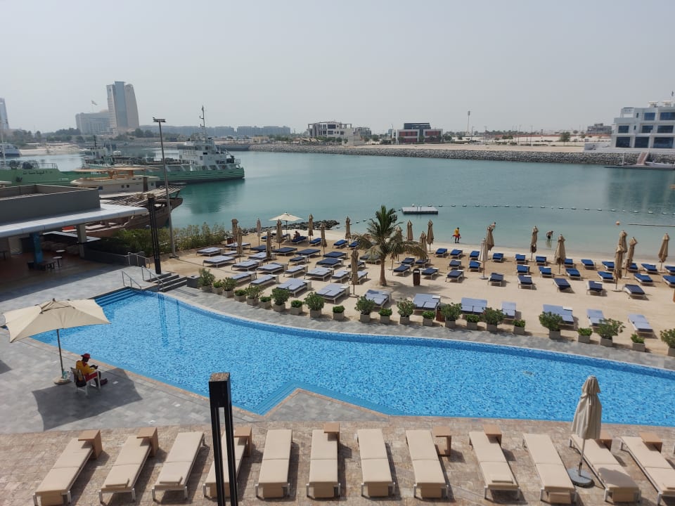 Pool Conrad Abu Dhabi Etihad Towers