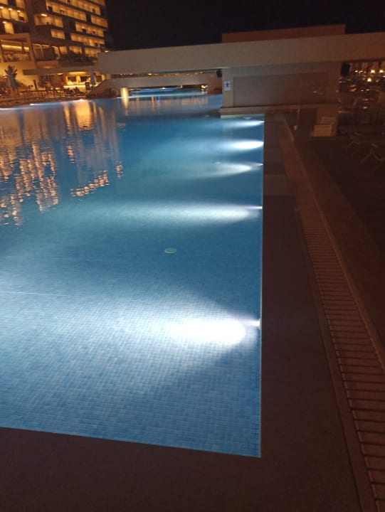 Pool Amada Colossos Resort