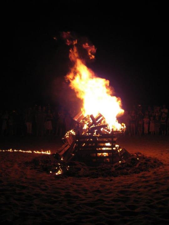 Lagerfeuer bei der Beach-Party Hotel Orfeus Park