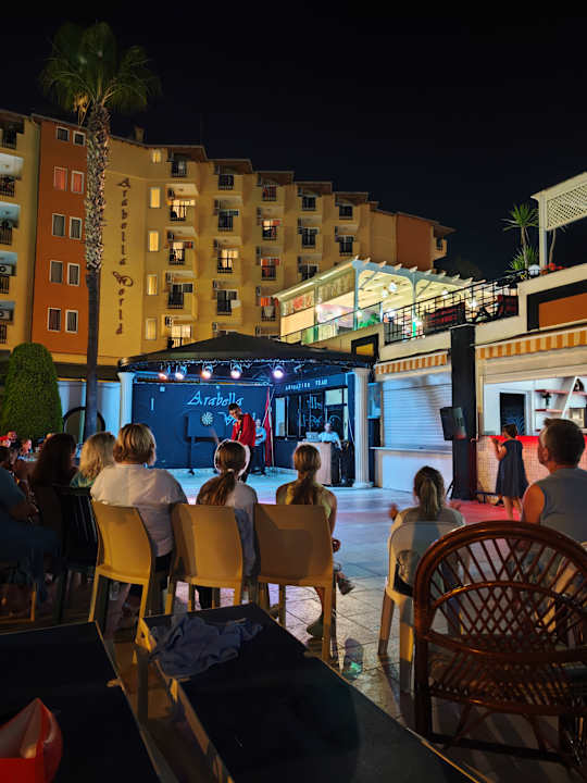 Pool Hotel Arabella World