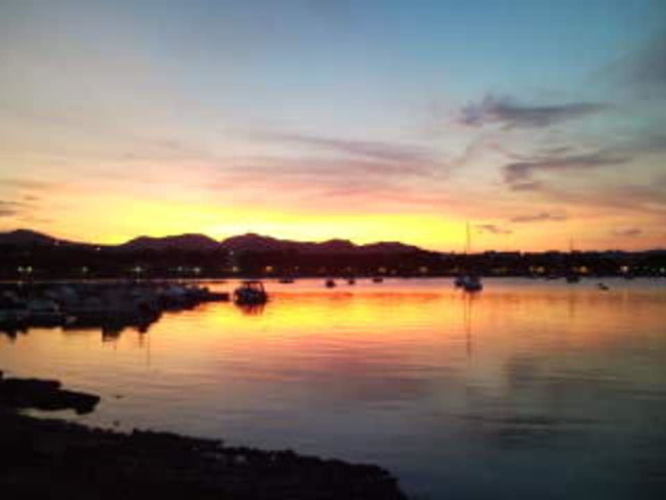 Sonnenuntergang Hostal Bahia Azul