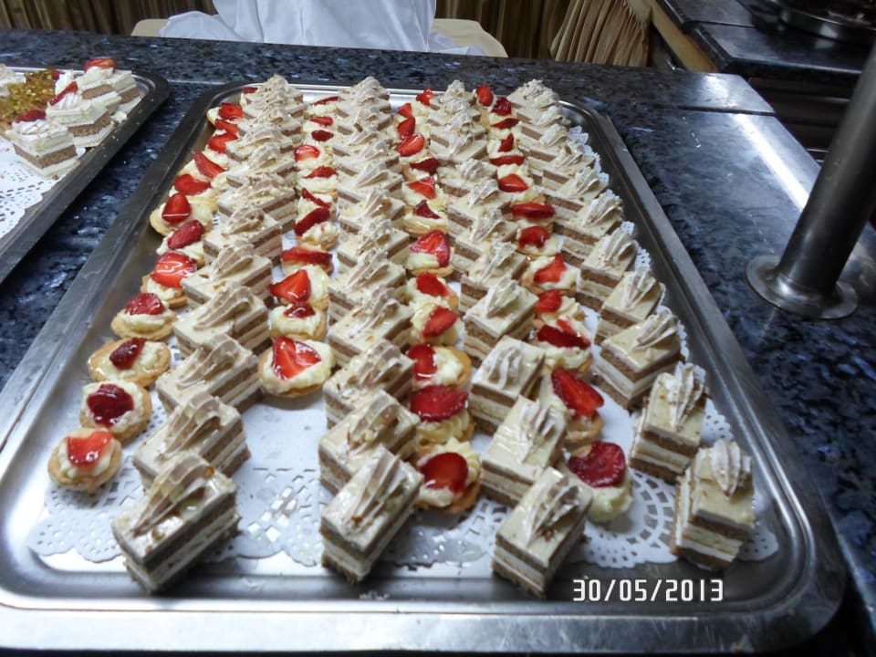 Dessert (eine von sechs verschiedenen Platten) Hotel El Mouradi Djerba Menzel