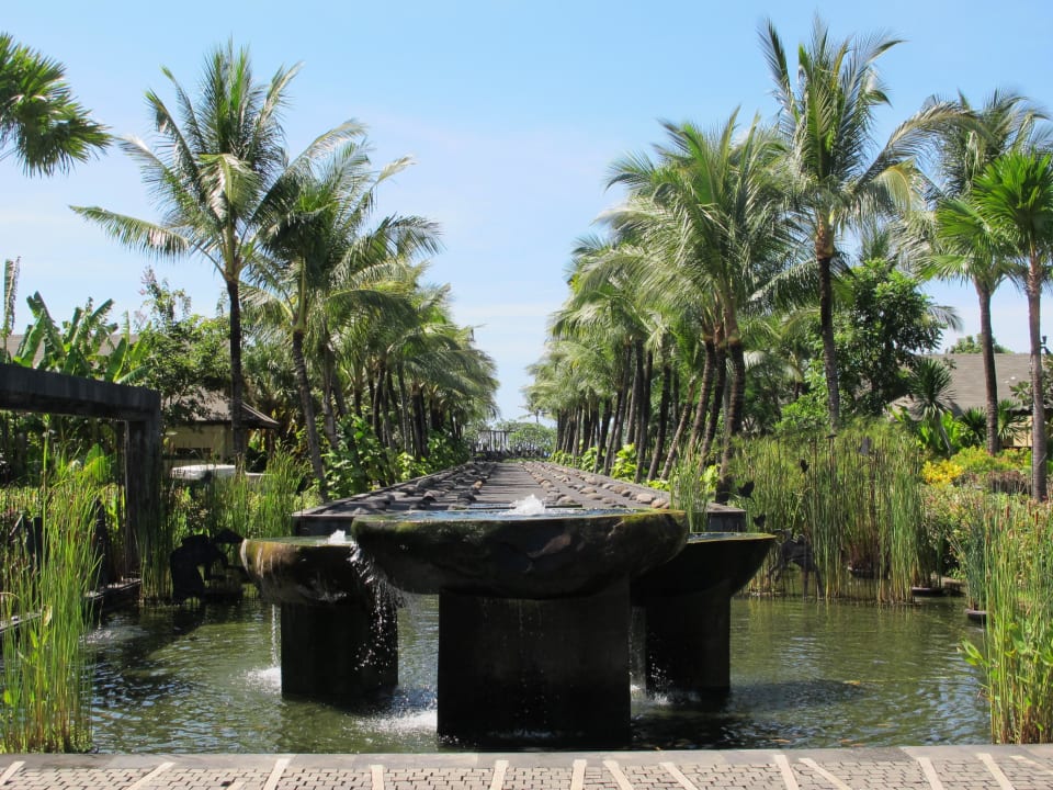 Weg zum Pool The St. Regis Bali Resort