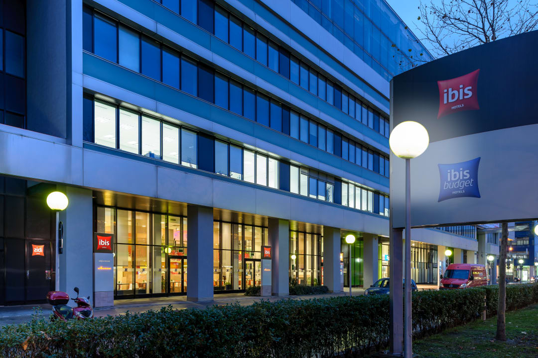 Außenansicht Hotel ibis Wien Messe