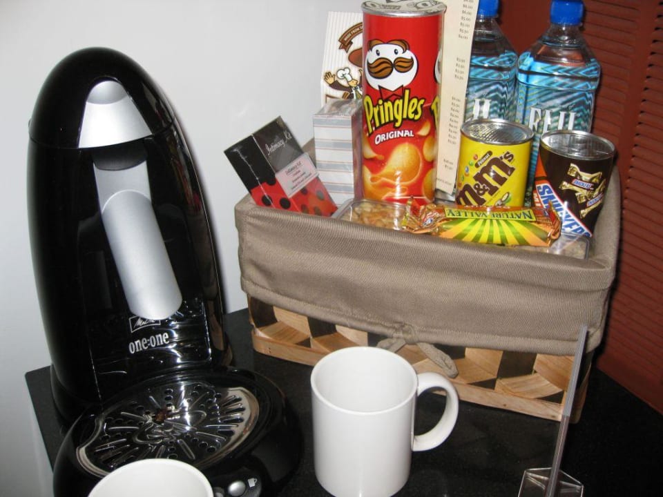 Kaffee und Snacks im Zimmer Ravel Hotel