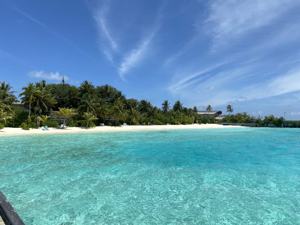 Strand Outrigger Maldives Maafushivaru Resort
