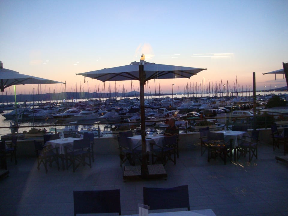 Vom Speisesaal Hotel IN Biograd