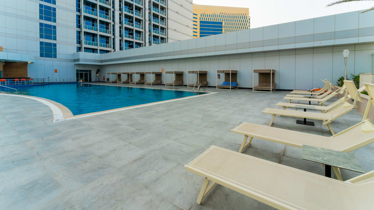 Pool Novotel Fujairah