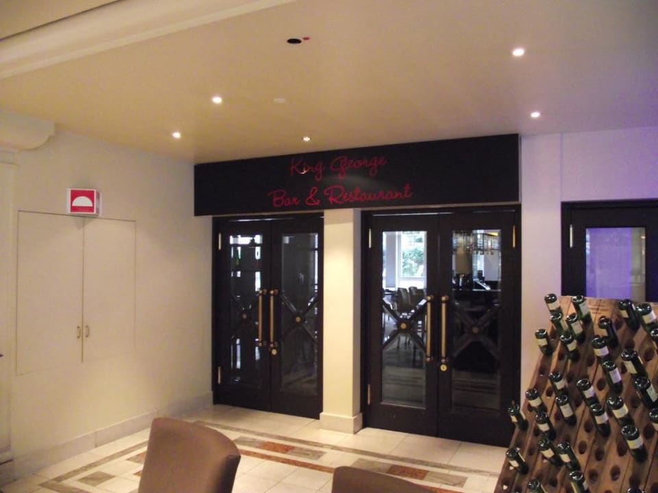 Eingang Restaurant Crowne Plaza ® Hamburg - City Alster