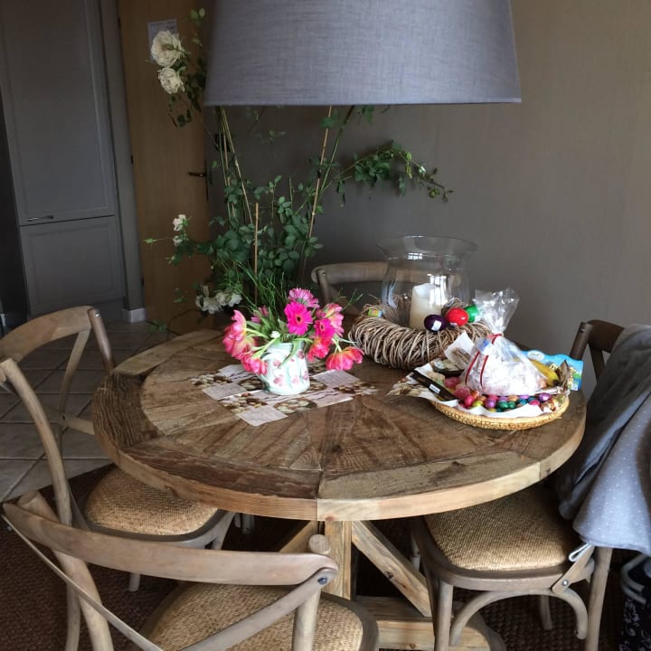 Wohn,-Eßzimmer des Appartments Hotel Chalet Gravenstein