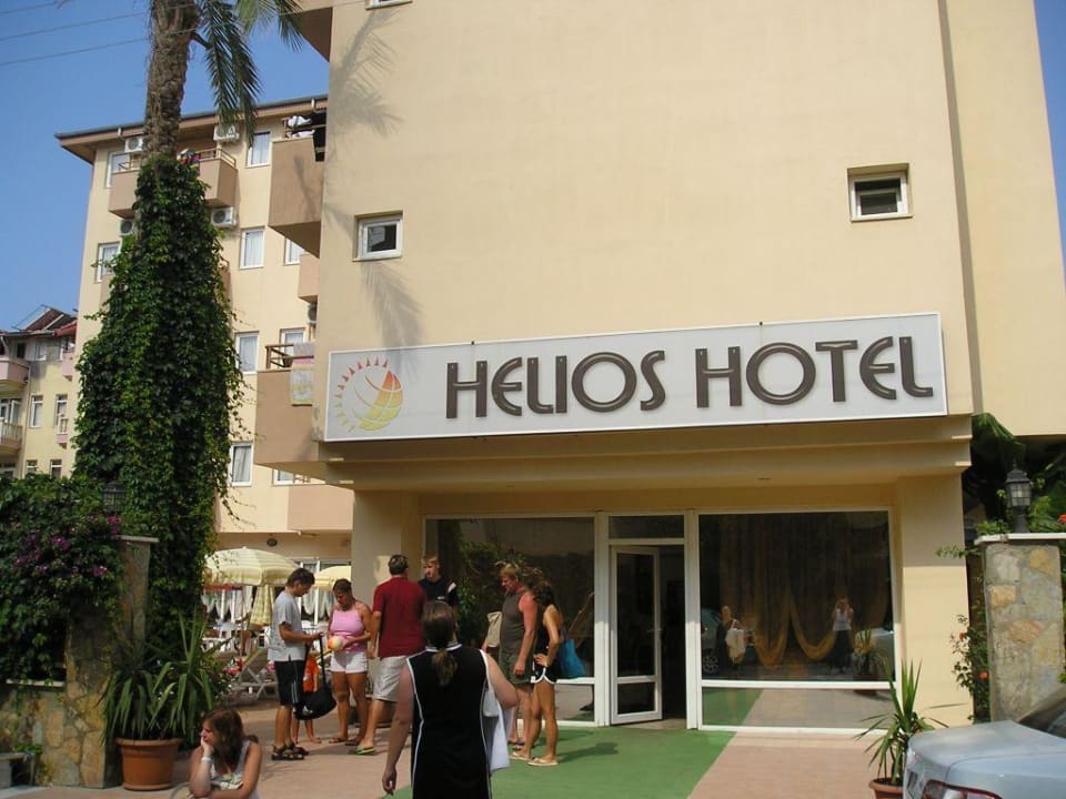 Eingang Hotel Helios