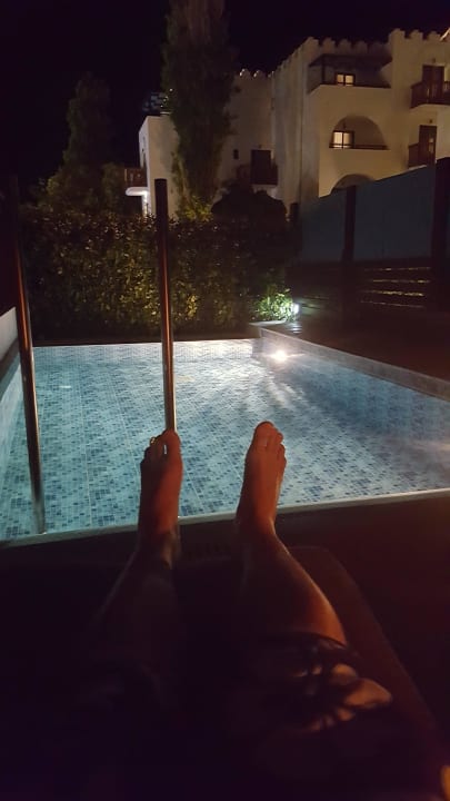 Der Privatepool am Abend TUI BLUE Oceanis Beach and Spa Resort