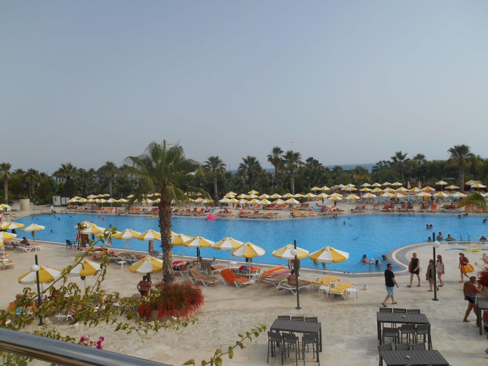 Pool VONRESORT Golden Coast