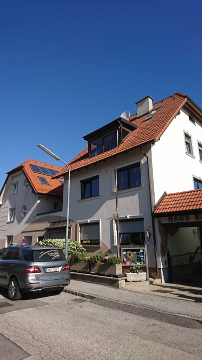 Außenansicht Pension Haus Sanz