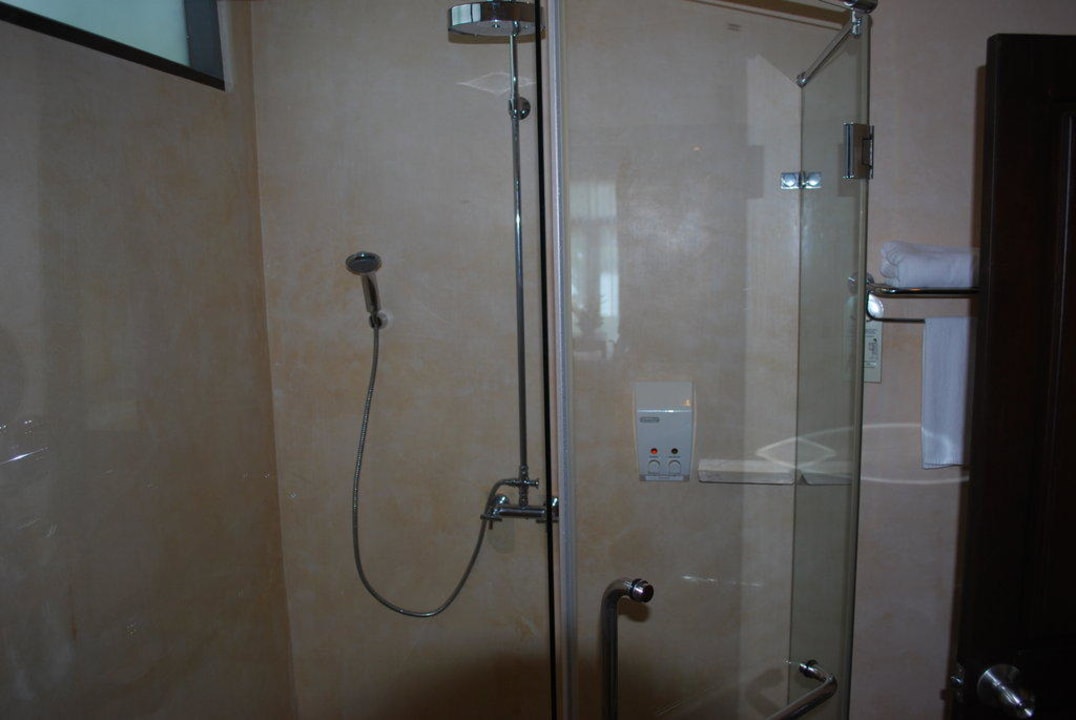 Bad in Beach Front Pool Villa Koh Chang Paradise Resort & Spa