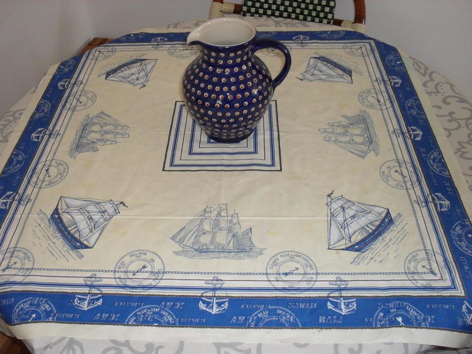 Verschmutzte Tischdecke BIO Hotel Gutshof Insel Usedom