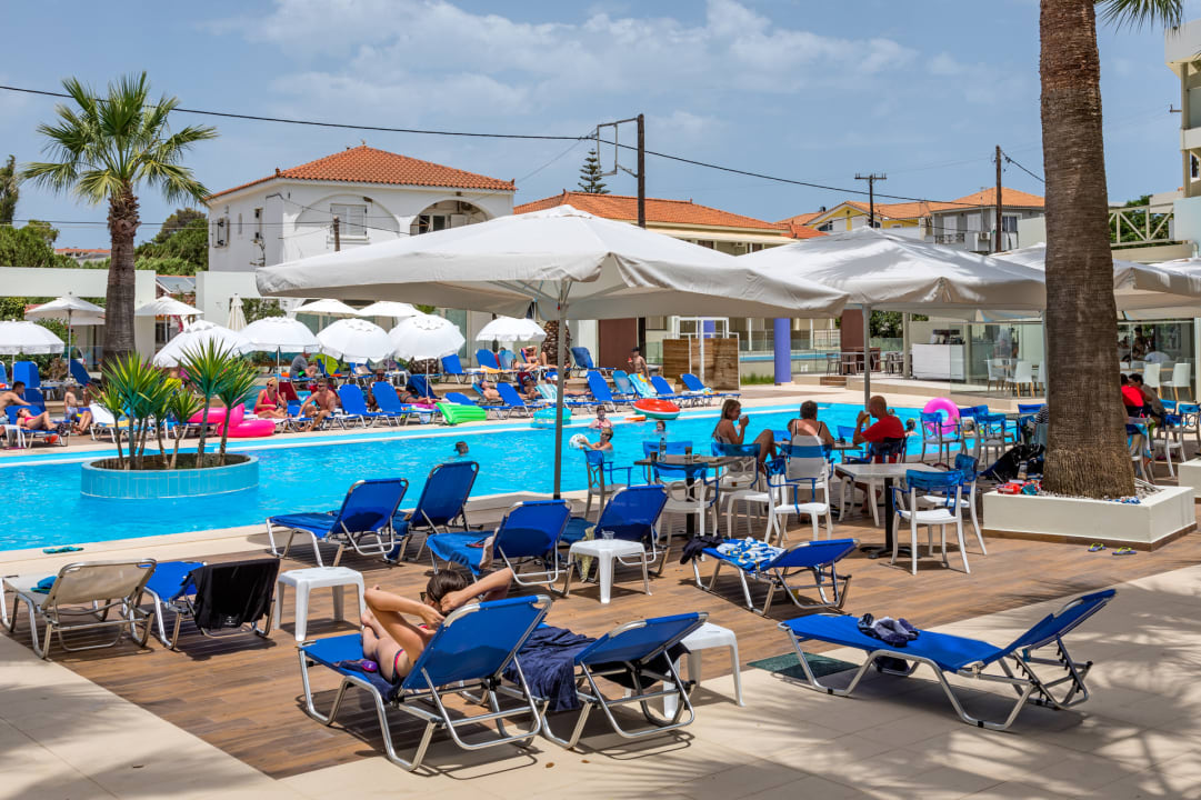 Pool Cameo Beach Resort