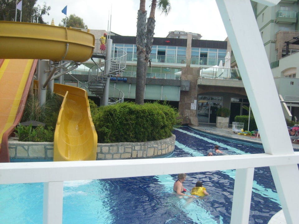 Бассейн Sealife Buket Resort & Beach