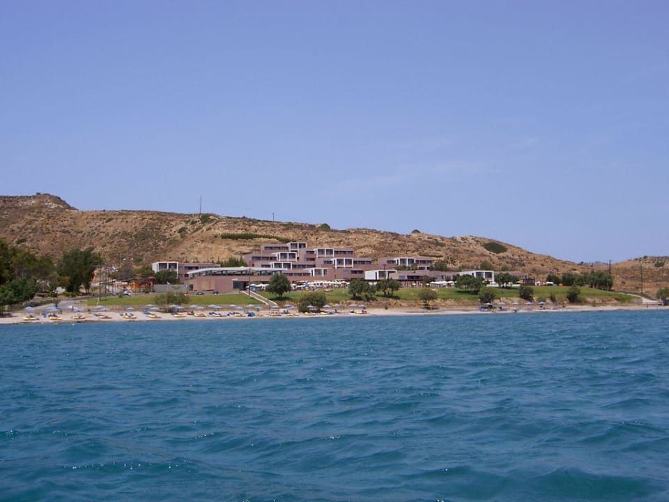 Hotelanlage vom Meer aus Atlantica Mikri Poli Kos
