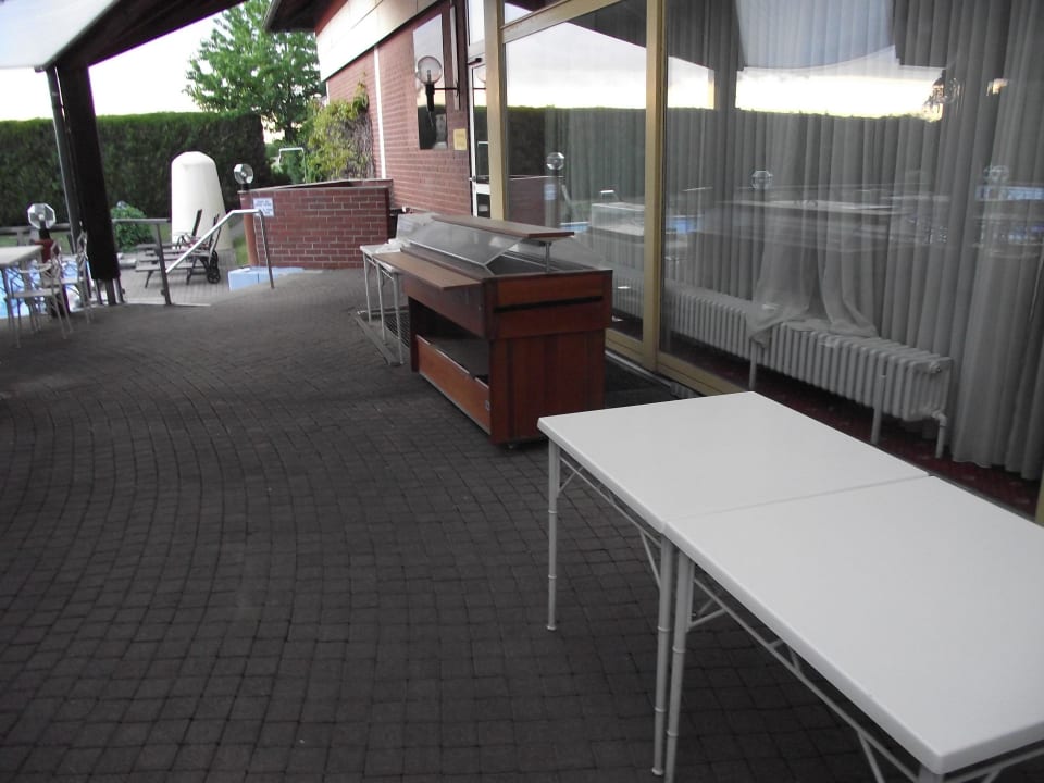 Zum Pool Leonardo Hotel Heidelberg-Walldorf