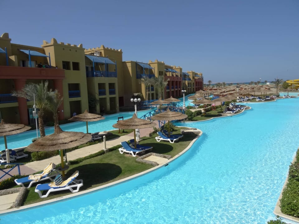 Zimmer.: 3208-3212. Blick vom Balkon- rechte Seite Titanic Beach Spa & Aqua Park