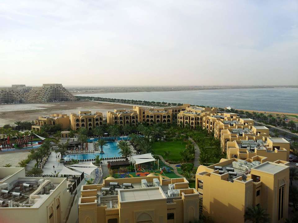 Ansicht von oben 9. Stock DoubleTree by Hilton Resort & Spa Marjan Island