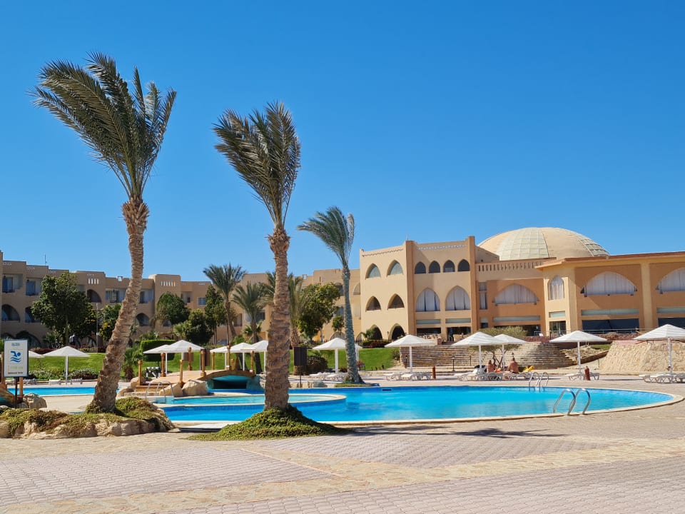 Pool Three Corners Equinox Beach Resort