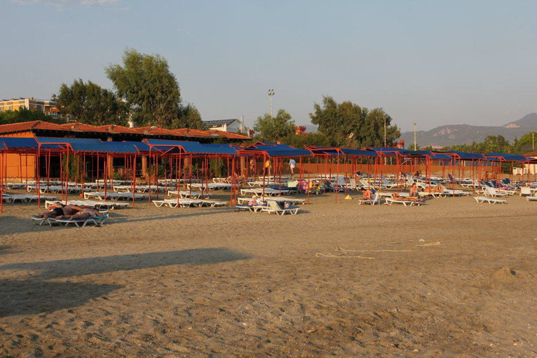 Strand Club Turtas Beach Hotel