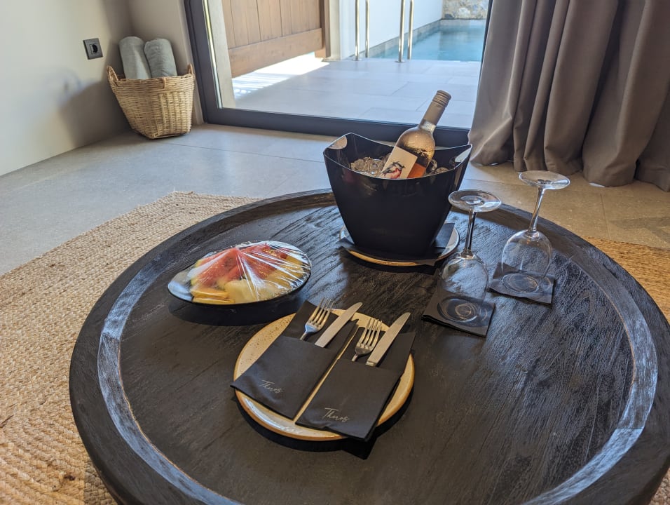 Zimmer Theros All Suite Hotel - Adults Only