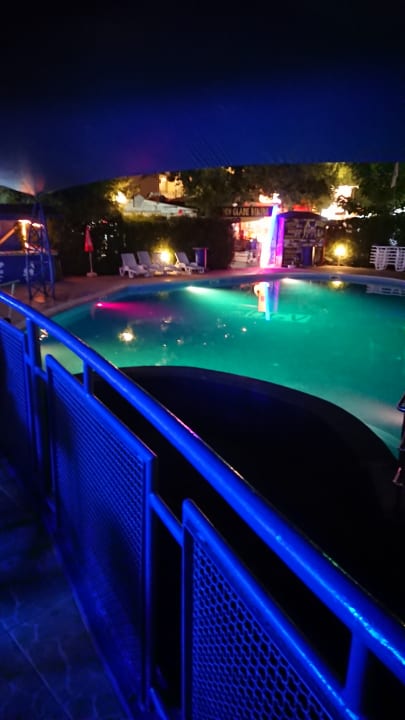Pool Party Hotel Golden Sands - Adults only