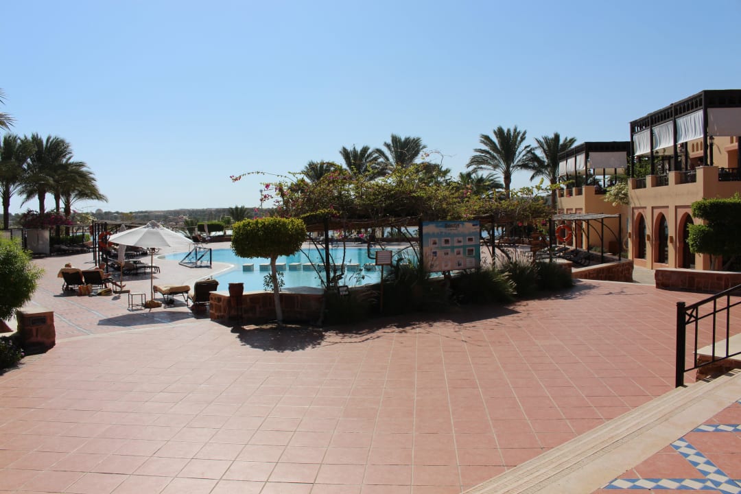 Richtung Strand Steigenberger Coraya Beach - Adults only