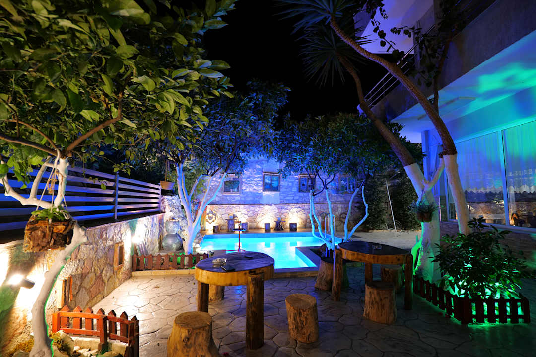 Pool Boutique Vila Ahmeti