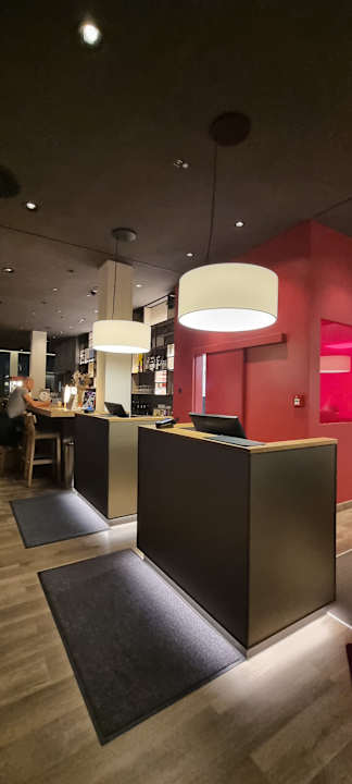 Lobby IntercityHotel Berlin Airport BER Terminal 1+2