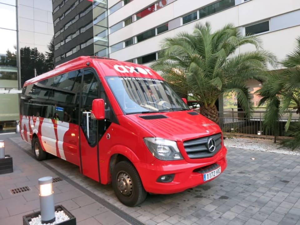 Hotelshuttlebus Hotel Axor Barajas