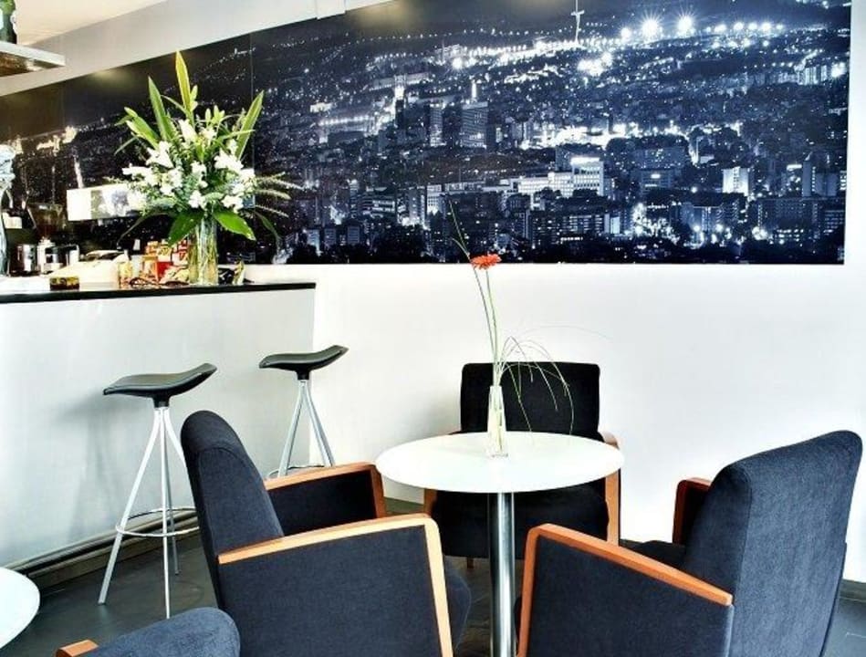 Hall Hotel Century Park