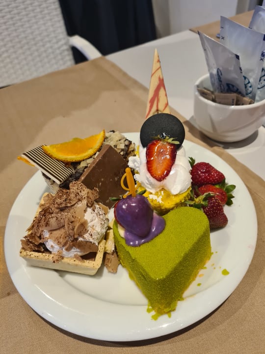Gastro Seashell Resort
