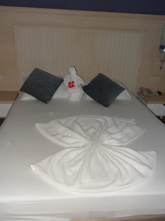 Bett Seamelia Beach Resort