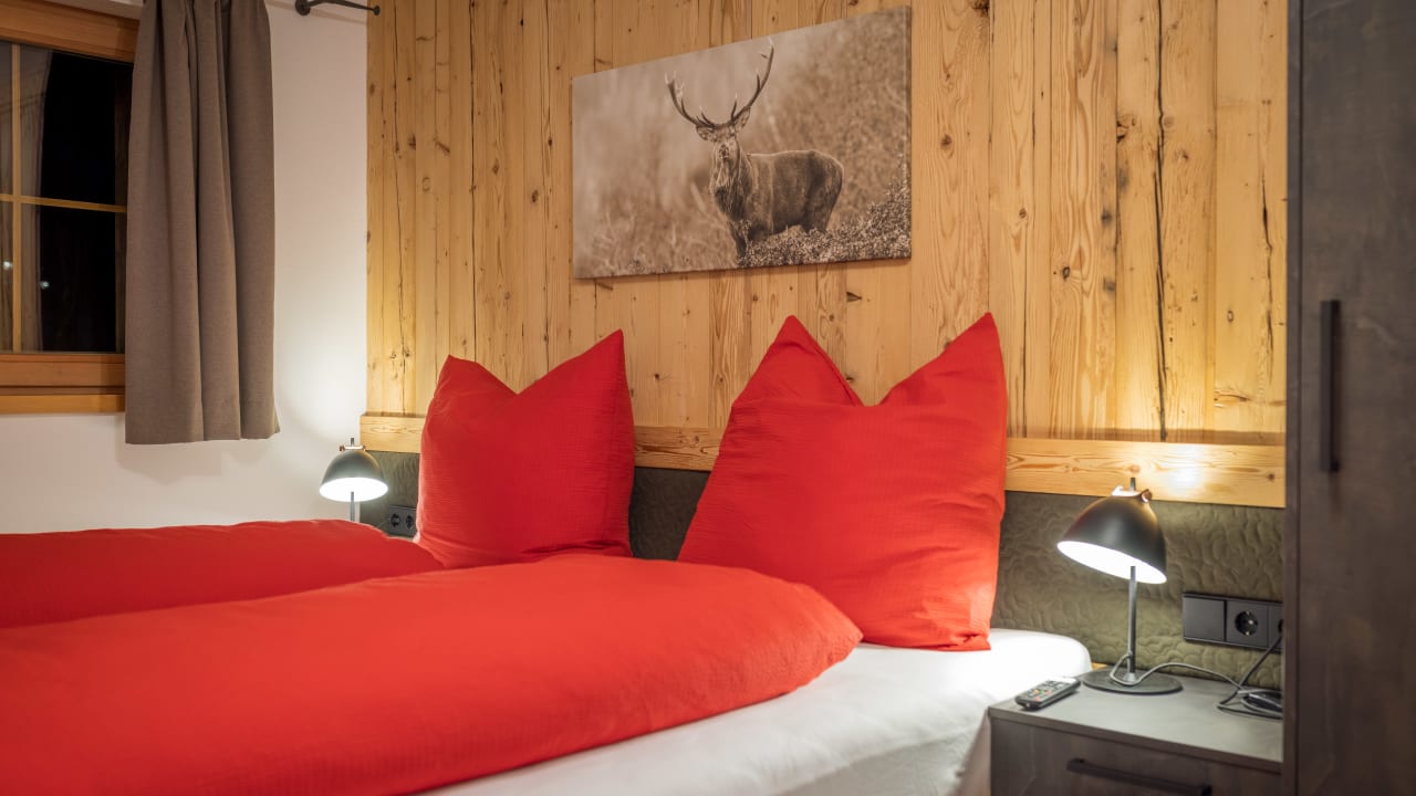 Zimmer Luxus Chalet Fasserhäusl im Zillertal - Sauna ,Hot Tub, Kamin & Alpenblick für bis zu 10 Personen