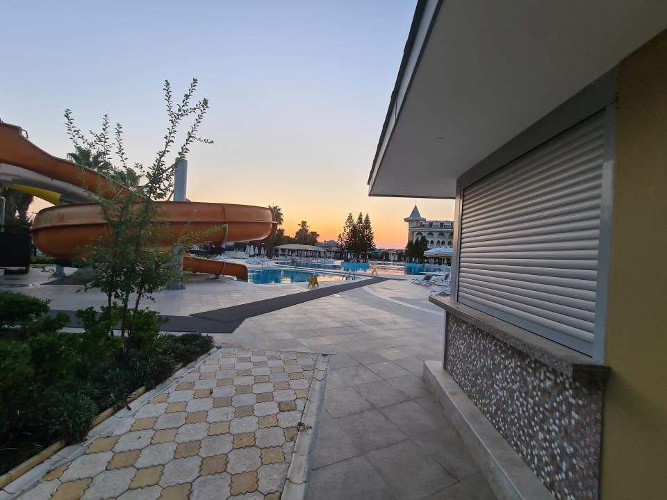 Pool Side Star Resort