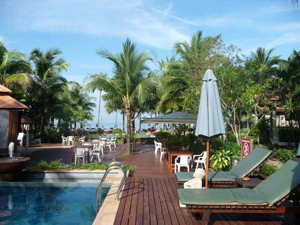 Pools mit Meerblick Khao Lak Bayfront Resort