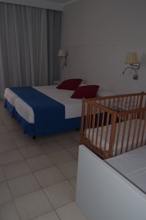 Modernes Zimmer für 4 Personen La Santa Maria Hotel