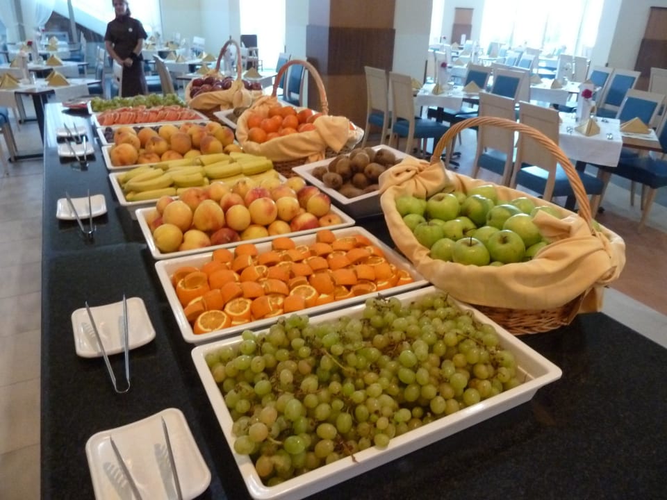 Teil des Obstbüffets Sol Luna Bay