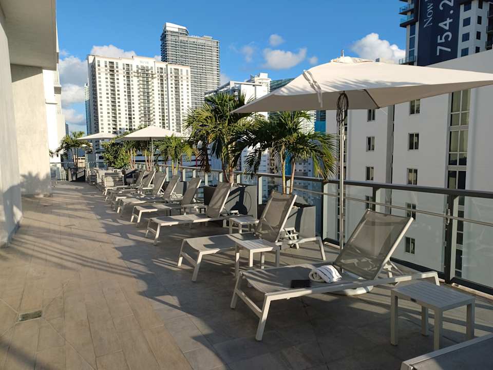 Pool Smart Brickell Hotel