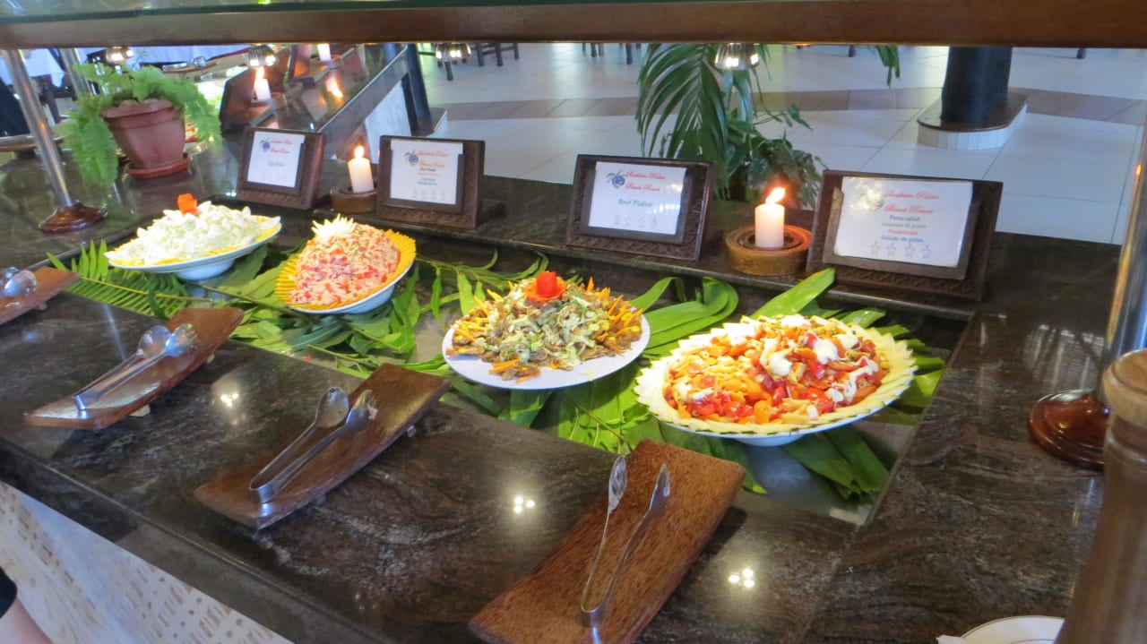 Teile des Buffet`s Hotel Southern Palms Beach Resort
