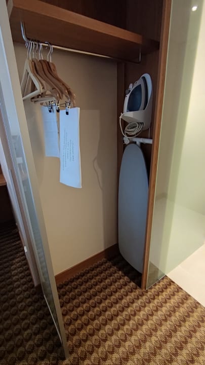 Zimmer Hampton by Hilton Berlin City West