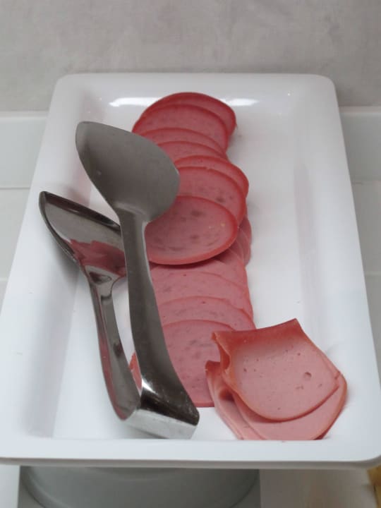 Wurst nicht abgedeckt und wellte sich bereits Royal Taj Mahal Hotel