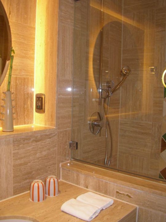 Bad im Doppelzimmer Standard Seaside Hotel Palm Beach